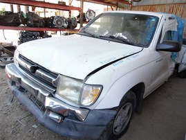 2000 Toyota Tacoma SR5 White Extended Cab 2.4L AT 2WD #Z24729